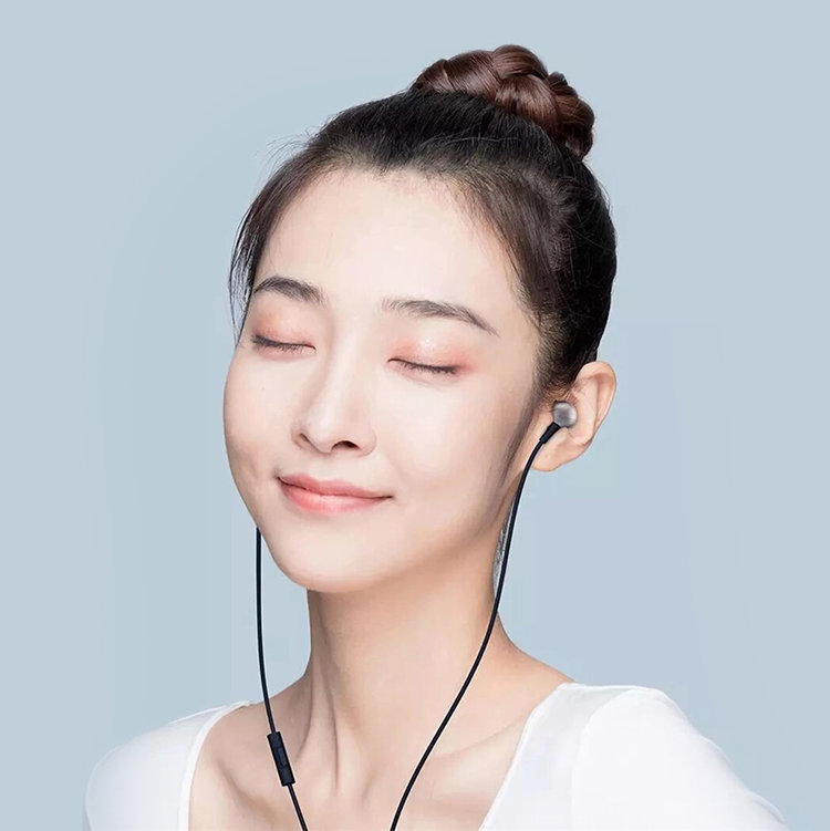 Наушники Xiaomi Mi Capsule Headphones Черные DDQ01WM наушники xiaomi mi in ear headphones basic silver hsej03jy zbw4355ty