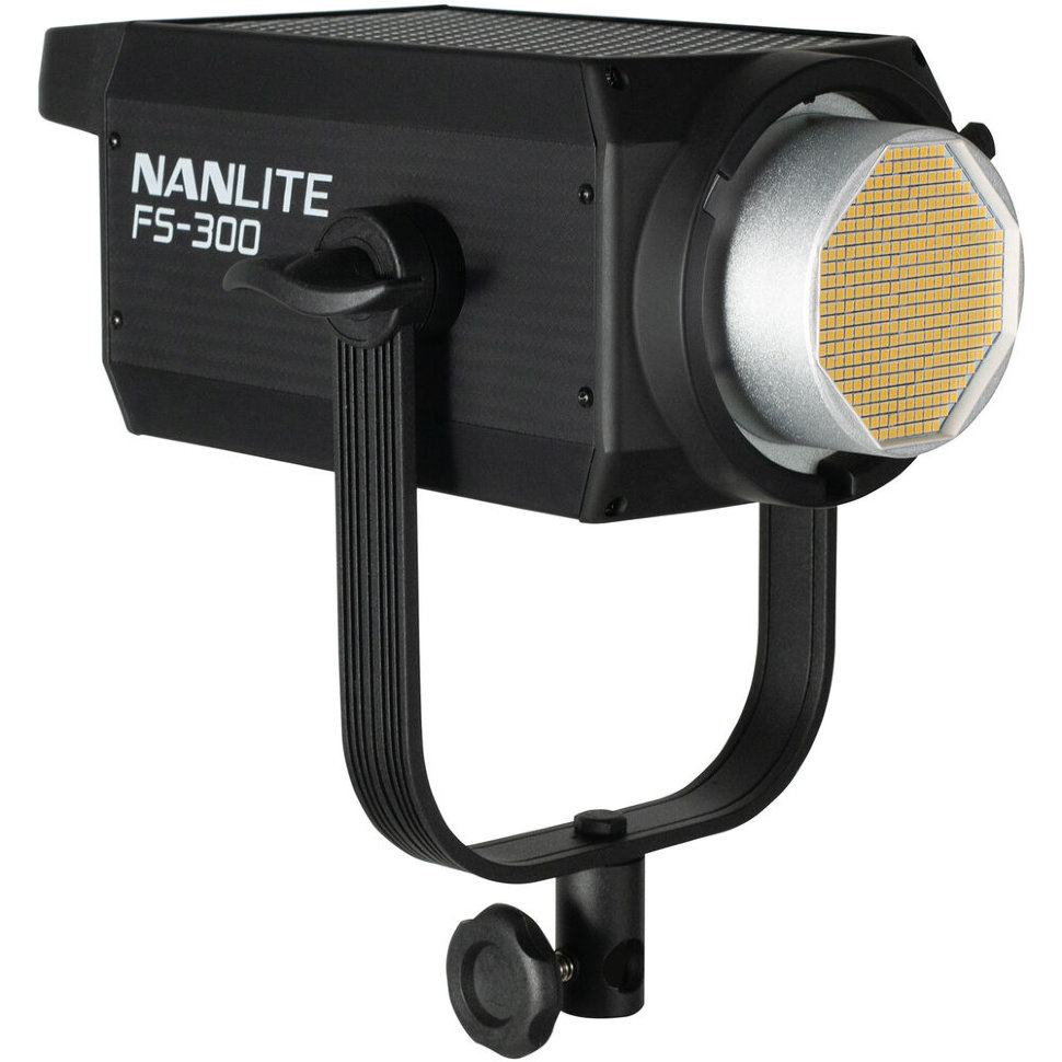 Осветитель Nanlite FS-300 12-8105